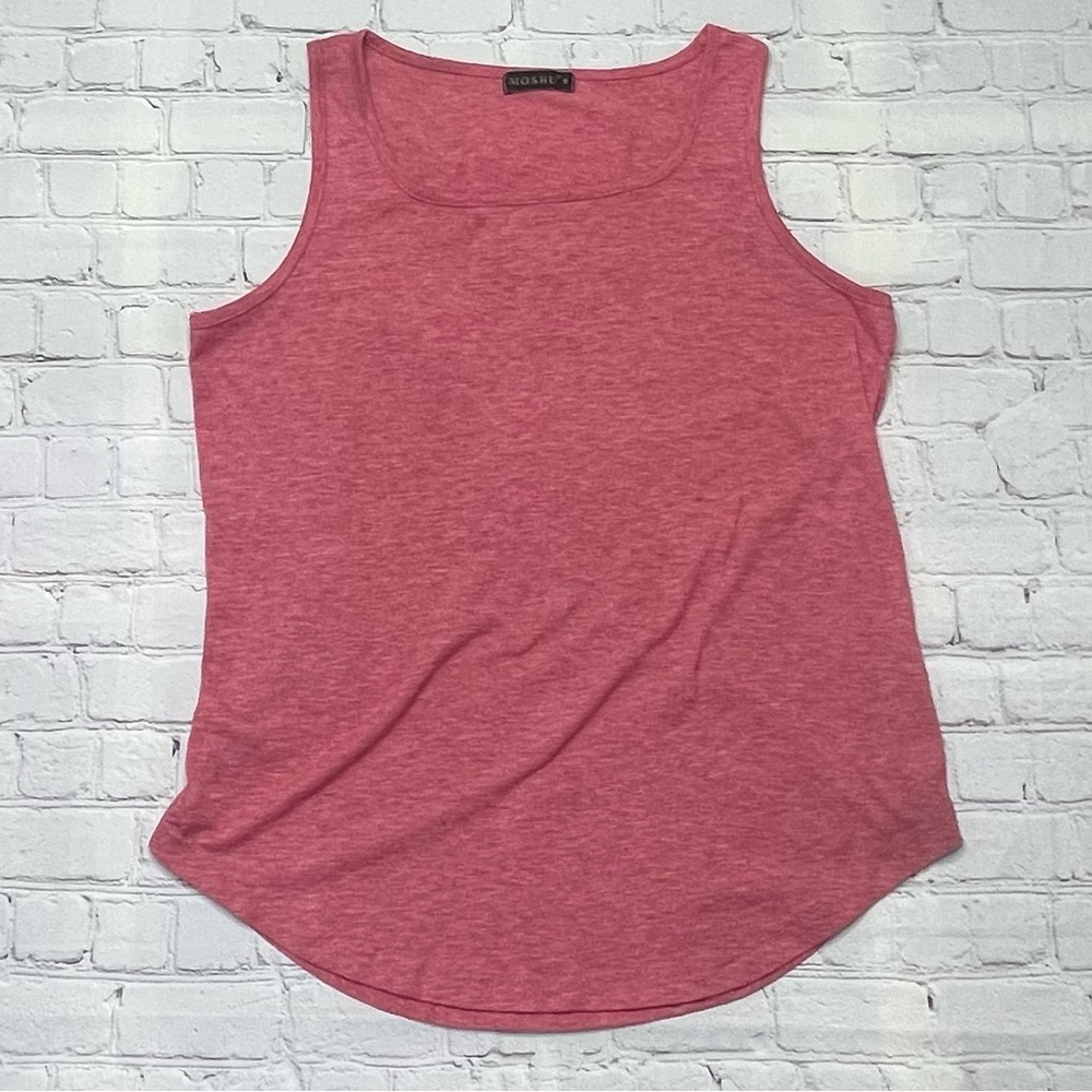 MOSHU Women’s U-Neck Flowy Tank Top - Curved Hem - Pink size M